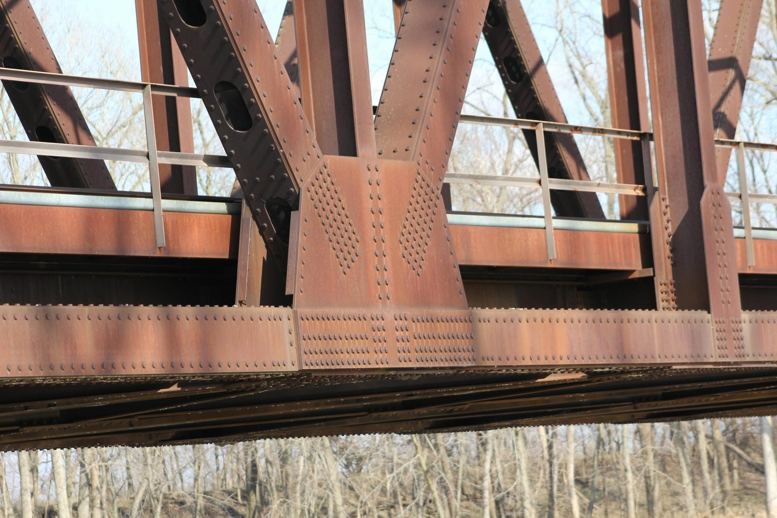 Lower connection